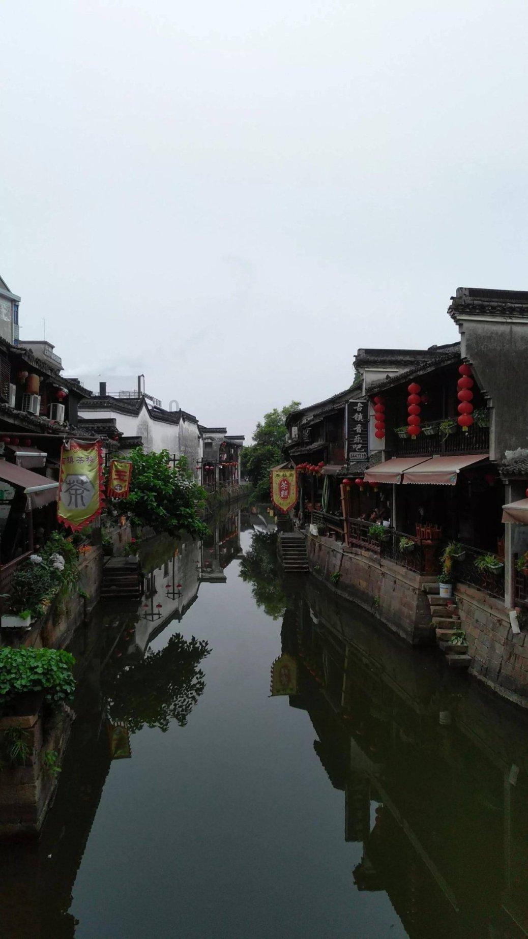可爱吊带裙